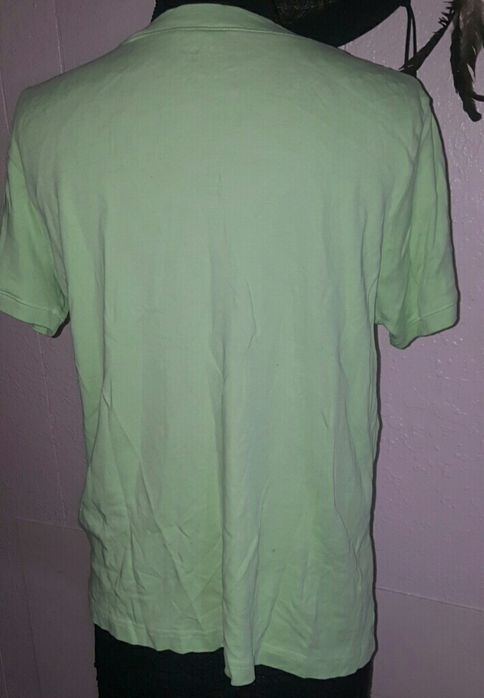Salon studio Lime Green Button accented Tee - Picture 3 of 7